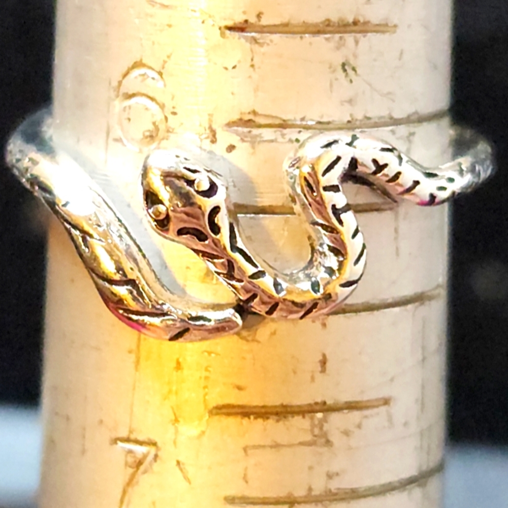 Sterling Silver Plated Snake Ring for Reptile Enthusiasts Size 6